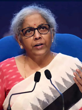 నిర్మలమ్మ బడ్జెట్ చీరలు వెరీ స్పెషల్.. ప్రత్యేకత ఏంటంటే