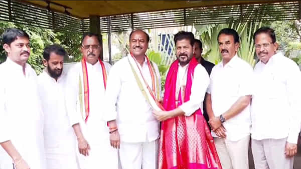 బీఆర్ఎస్కు మరో షాక్.. కాంగ్రెస్లోకి గద్వాల ఎమ్మెల్యే కృష్ణమోహన్ రెడ్డి.. సీఎం సమక్షంలో చేరిక