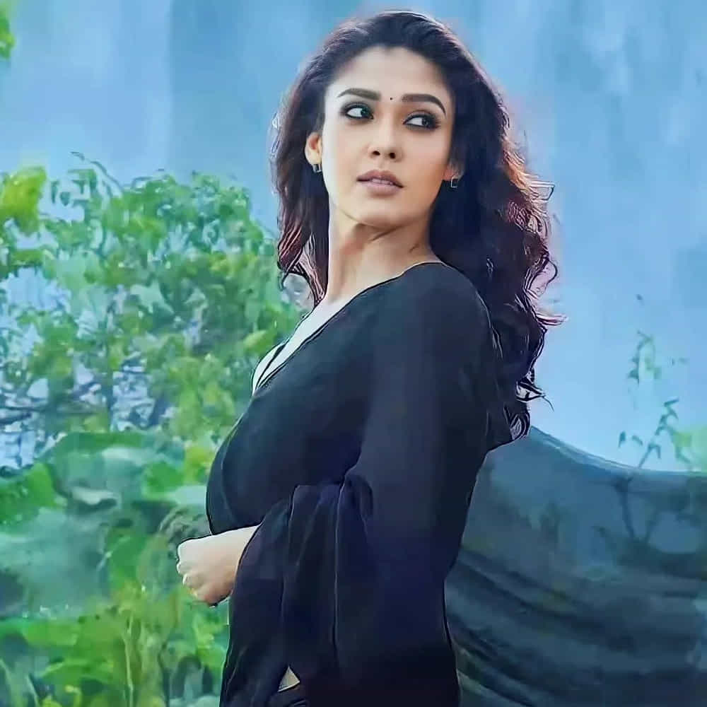 మన హీరోయిన్లు నార్త్ లో సక్సెస్ కావాలంటే వెంట సౌత్ కెప్టెన్ ఉండి తీరాల్సిందేనా? లేకుంటే అక్కడ నెగ్గుకు రావడం అంత తేలిక కాదా? ఇప్పుడు సౌత్ సర్కిల్స్ లో ఈ విషయం తెగ వైరల్ అవుతోంది. ఆల్రెడీ జరిగిన విషయాలు, ఇప్పుడు సెట్స్ మీదున్న సంగతులను గమనిస్తే, ఈ విషయాన్ని నమ్మి తీరాల్సిందేనని అంటున్నారు క్రిటిక్స్.