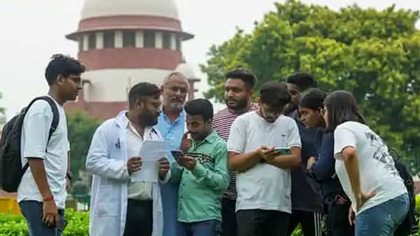 NEET UG 2024 Controversy: గతంలో నీట్ ఫస్ట్ ర్యాంక్.. రీ-టెస్టులో అత్తెసురు మార్కులు! లీకులు నిజమేనన్నమాట..