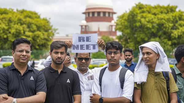 NEET UG 2024 Controversy: నీట్ పేపర్ లీక్ వాస్తవమే.. కానీ రీ-టెస్ట్ అనేది చివరి ఆప్షన్: సుప్రీంకోర్టు