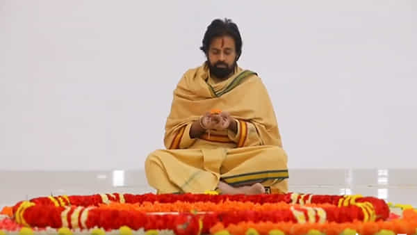 Pawan Kalyan: వారాహి దీక్షలో ఉన్న ఏపీ డిప్యూటీ సీఎం.. సూర్యుడి విశిష్టతను తెలియజేస్తూ పవన్ ప్రత్యేక పూజలు