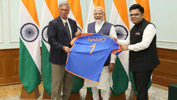 PM Modi: నమో నంబర్ వన్.. ప్రధాని మోడీని ఘనంగా సత్కరించిన బీసీసీఐ.. టీమిండియా జెర్సీ బహూకరణ