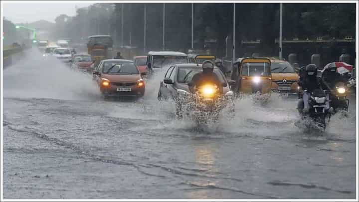 Heavy Rains: తెలుగు రాష్ట్రాలకు భారీ వర్ష సూచన.. ఏయే జిల్లాల్లో అంటే.. Heavy Rains: తెలుగు రాష్ట్రాలకు భారీ వర్ష సూచన.. ఏయే జిల్లాల్లో అంటే..