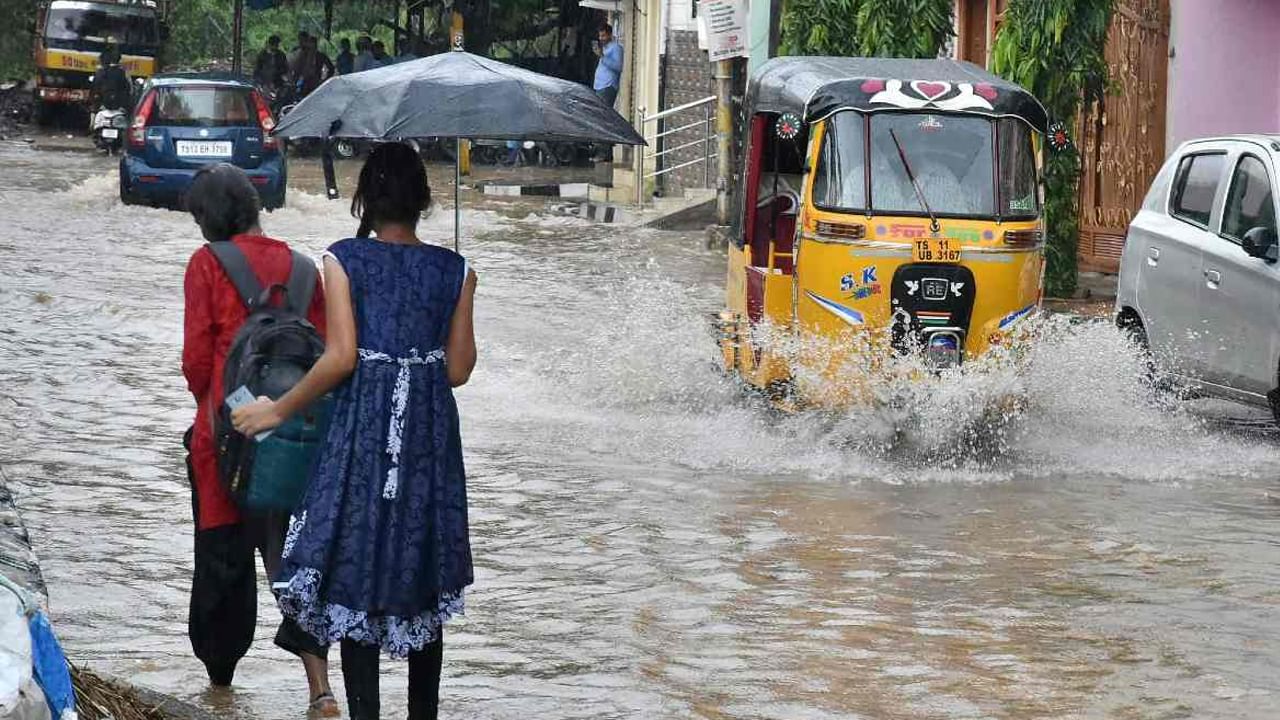 Rain Alert: వాతావరణ శాఖ హెచ్చరిక.. ఈ ప్రాంతాల్లో ఈదురుగాలులతో అతిభారీ ...