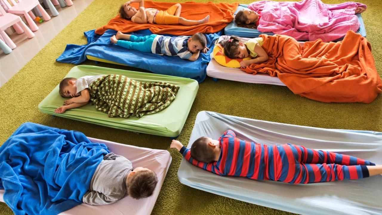 అంతే కాకుండా చాప మీద పడుకోవడం వల్ల శరీరంలో రక్త ప్రసరణ  అనేది సవ్యంగా జరుగుతుంది. శరీరంలోని అన్ని భాగాలకు కూడా రక్త ప్రసరణ అందుతుంది. దీంతో చాలా రకాల అనారోగ్య సమస్యలు రాకుండా ఉంటాయి.
