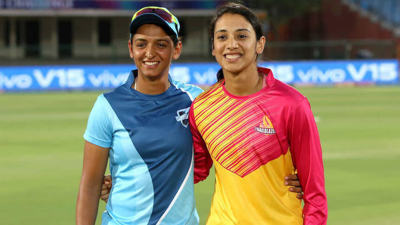 నిజానికి, టీమ్ ఇండియా తరపున మహిళల T20 ఇంటర్నేషనల్‌లో అత్యధిక పరుగుల రికార్డు ఇప్పటి వరకు హర్మన్‌ప్రీత్ కౌర్ పేరిట ఉంది. అయితే స్మృతి మంధాన పాకిస్తాన్‌పై 31 బంతుల్లో 45 పరుగుల ఇన్నింగ్స్‌తో దానిని అధిగమించగలిగింది. మంధాన 137 మ్యాచ్‌ల్లో 3365 పరుగులు చేయగా, హర్మన్‌ప్రీత్ 170 మ్యాచ్‌ల్లో 3349 పరుగులు చేసింది.