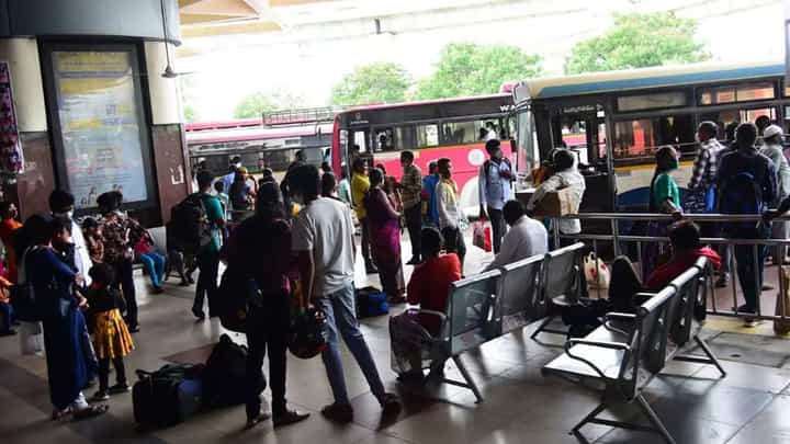 AP News: డాబా దగ్గర బస్సు ఆగిందని భోజనానికి వెళ్లిన వ్యక్తి.. తిరిగి సీట్ దగ్గరకు వెళ్లి చూడగా AP News: డాబా దగ్గర బస్సు ఆగిందని భోజనానికి వెళ్లిన వ్యక్తి.. తిరిగి సీట్ దగ్గరకు వెళ్లి చూడగా