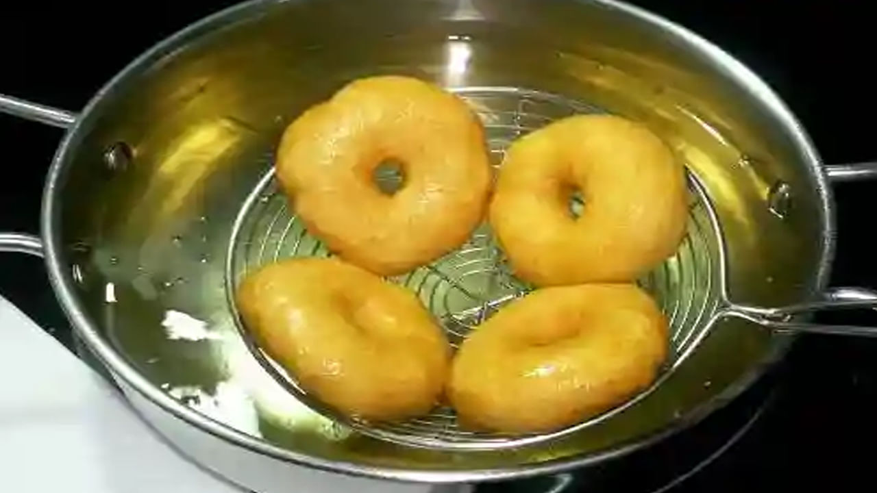 గారెలు, వడలు నూనె ఎక్కువగా పీల్చకుండా ఉండాలంటే...ఈ టిప్స్‌ ట్రైచేసి