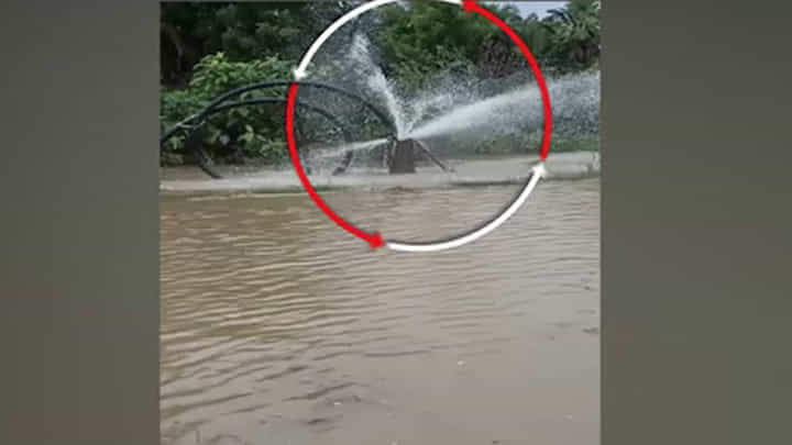 AP News: ఆన్ చేయకుండానే బోర్ నుంచి ఉబికి వస్తున్న నీరు.. వీడియో AP News: ఆన్ చేయకుండానే బోర్ నుంచి ఉబికి వస్తున్న నీరు.. వీడియో