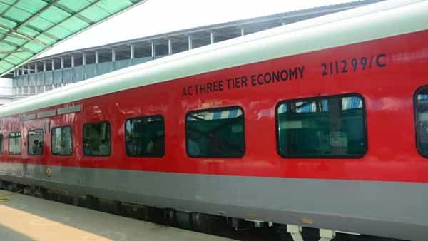 Indian Railways: రైలులో ‘ఎం’ కోడ్ కోచ్ అంటే ఏంటో తెలుసా? దానిలోని ప్రత్యేకతలేమిటంటే..