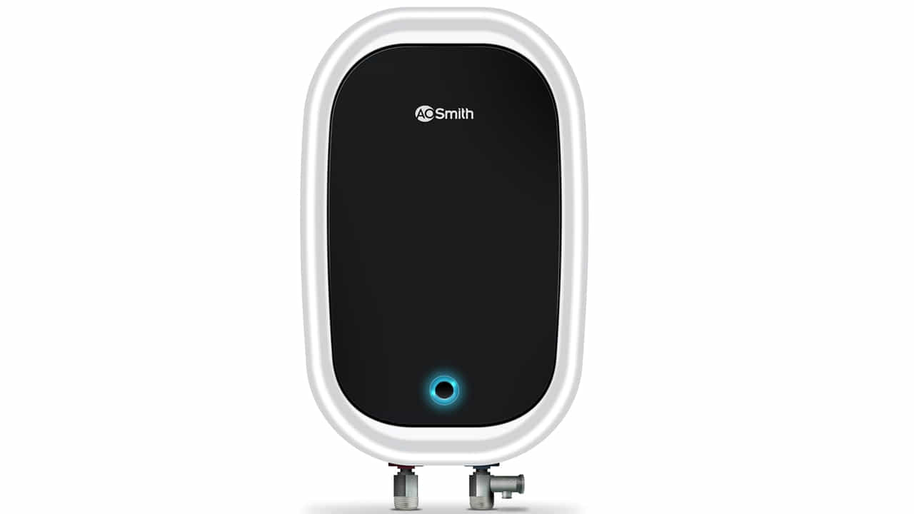 AO Smith EWS-5 White | 5 Litre: 5 లీటర్ల కెసాపిటీతో వచ్చే ఈ వాటర్ గీజర్ అసలు ధర రూ. 6490కాగా, సేల్లో భాగంగా 35 శాతం డిస్కౌంట్తో ఈ గీజర్ను రూ. 4199కే సొంతం చేసుకోవచ్చు. ఫీచర్ల విషయానికొస్తే ఇందులో 5 లెవల్స్ సెఫ్టీ షీల్డ్ను అందించారు.