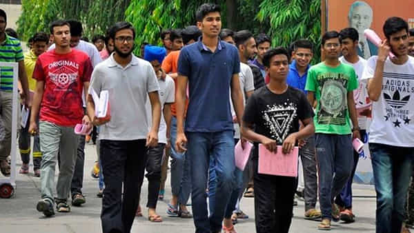 APPSC Group 1 Exam: ‘ఏపీపీఎస్సీ గ్రూప్-1 మెయిన్ పరీక్షకు 1:100 నిష్పత్తిలో ఎంపిక చేయాలి’ సర్కార్కు అభ్యర్థులు విజ్ఞప్తి