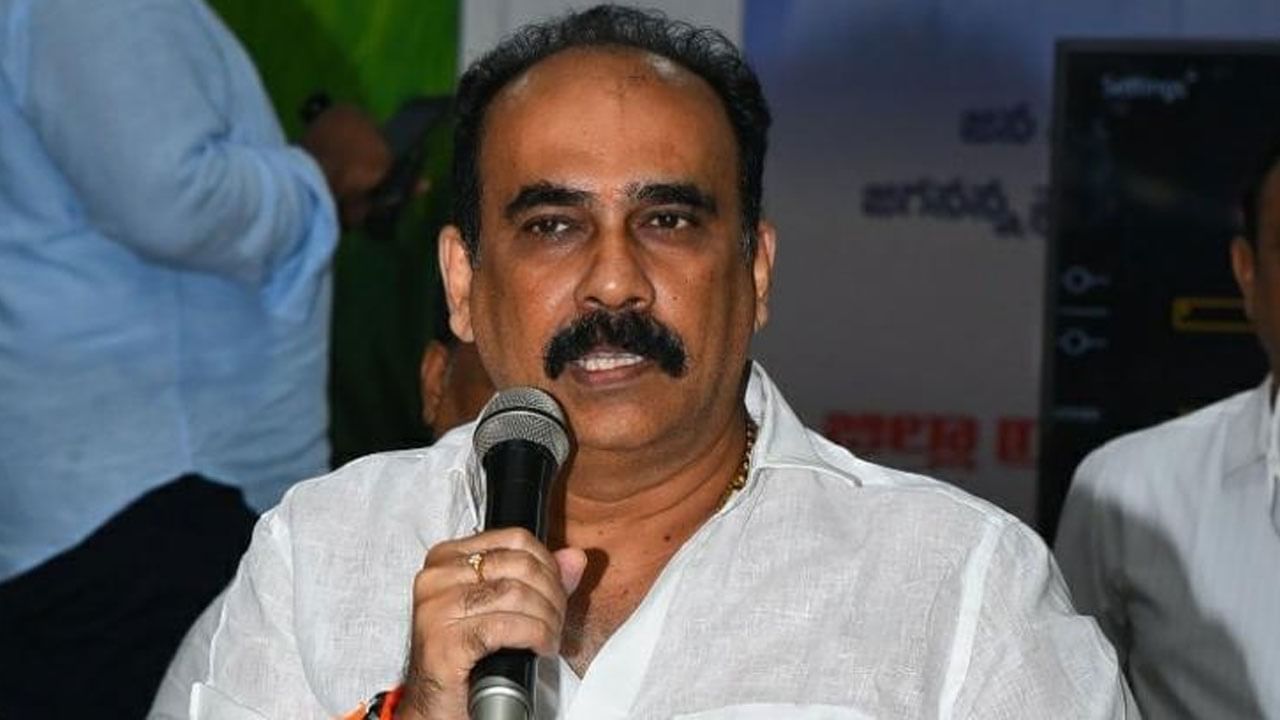 Balineni Srinivasa: వైసీపీకి ఊహించని షాక్.. బాలినేని ఇలా నిర్ణయం తీసుకున్నారేంటి..?