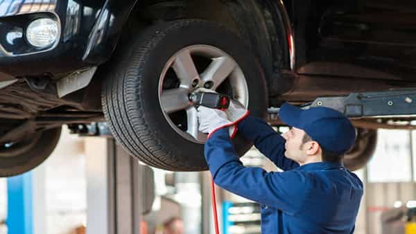 Car maintenance: ఆ ఒక్క తప్పుతో మీ కారు హాంఫట్.. ఈ టిప్స్తో కారు లైఫ్ పెరుగుతుందంతే..!