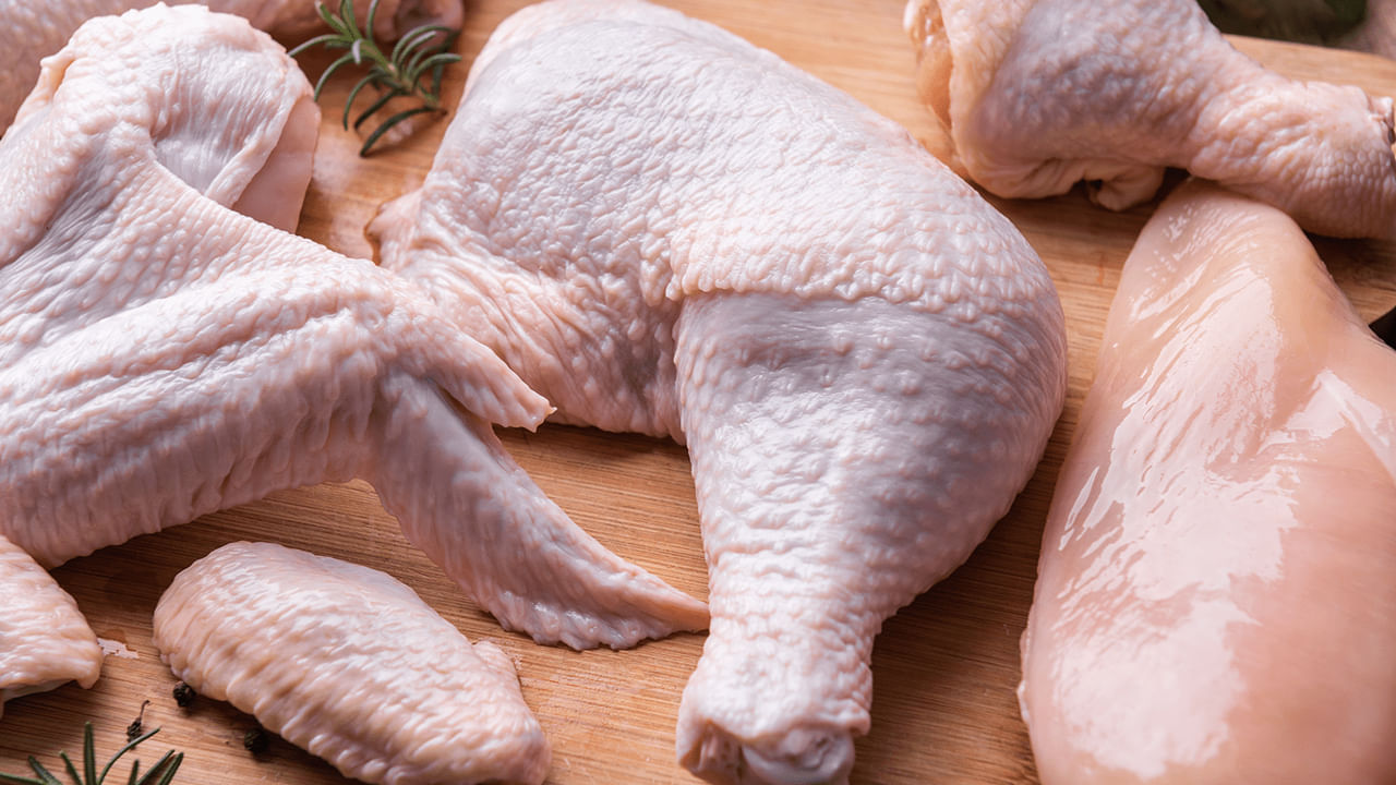 Chicken: చికెన్ స్కిన్తో తింటే మంచిదా, కాదా.? నిపుణులు ఏమంటున్నారంటే..