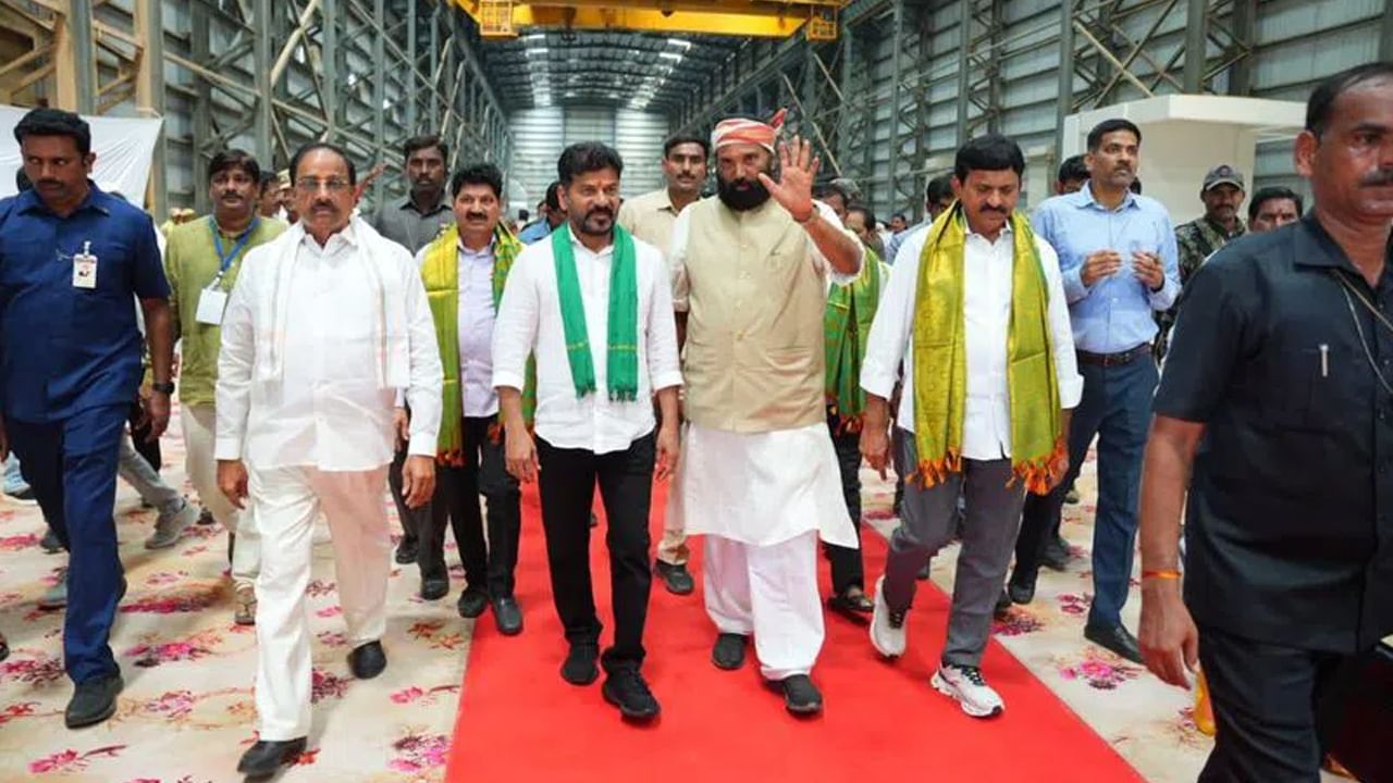 CM Revanth Reddy: సీతారామ ప్రాజెక్టు పంప్‌హౌస్‌ను ప్రారంభించిన ముఖ్యమంత్రి రేవంత్‌ రెడ్డి..