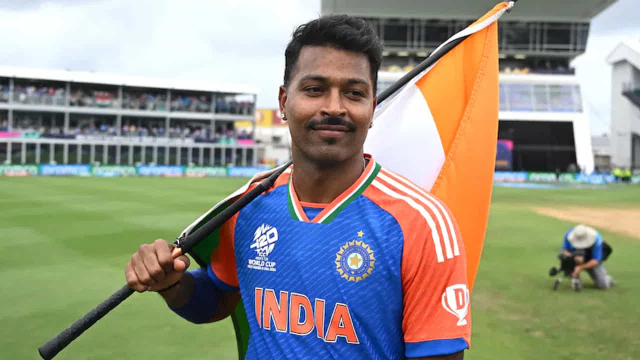 హర్ష భోగ్లే ప్రకారం, హార్దిక్ పాండ్యా మరోసారి భారత టీ20 జట్టుకు కెప్టెన్‌గా మారగలడు. వైట్-బాల్ మ్యాచ్‌లు ఆడమని మేనేజ్‌మెంట్ హార్దిక్‌ను సూచించడంతో.. మరోసారి అతడికే టీ20 కెప్టెన్సీ పగ్గాలు ఇవ్వొచ్చునని తెలిపాడు. 