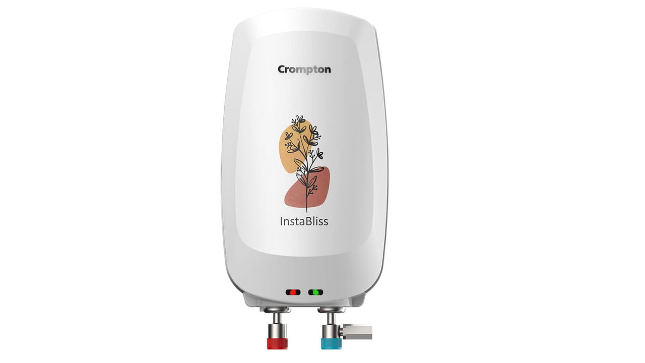 Crompton InstaBliss: 3 లీటర్ల కెపాసిటీతో వచ్చే ఈ వాటర్‌ గీజర్‌ అసలు ధర రూ. 4,400 కాగా 38 శాతం డిస్కౌంట్‌తో రూ. 2748కే సొంతం చేసుకోవచ్చు. ఇందులో 4 లెవల్‌ సేఫ్టీ ఫీచర్లను అందించారు. రస్ట్ ప్రూఫ్, ప్రెజర్‌ రీలిజ్‌ వంటి ఫీచర్లను అందించారు. 3000 వాట్స్‌కు సపోర్ట్ చేస్తుంది. 
