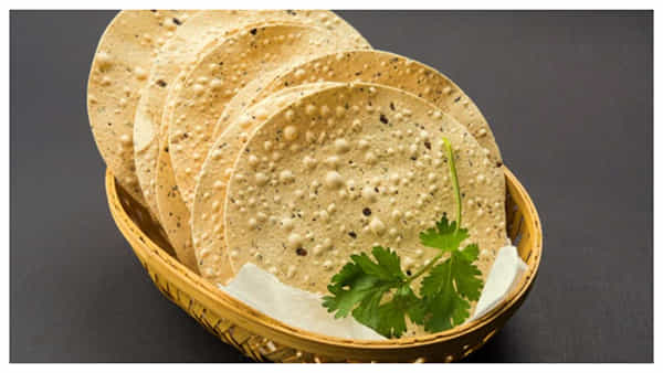 Fry Papad Without Oil: నూనెలో వేయకుండానే అప్పడాలు వేయించవచ్చు.. ఎలాగంటే..