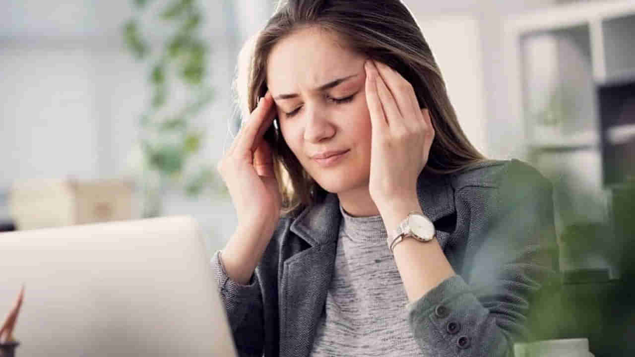 Headache: పొట్టకు, తలనొప్పికి మధ్య సంబంధం ఏంటి.? గ్యాస్ట్రిక్‌ తలనొప్పికి కారణాలివే..