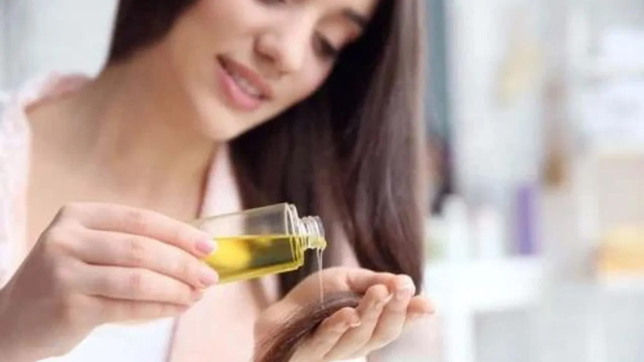 జుట్టుకు నూనె రాసుకున్న 30 నిమిషాల తర్వాత షాంపూతో తలస్నానం చేయాలి. ఈ నూనెతో వారానికి 1-2 రోజులు మసాజ్ చేయండి. ఈ నూనెలో జింక్, ఒమేగా-3 ఫ్యాటీ యాసిడ్స్ ఉంటాయి. ఇవి జుట్టు కుదుళ్లను బలపరుస్తాయి. అవిసె గింజల నూనెలో ముఖ్యమైన కొవ్వు ఆమ్లాలు, యాంటీఆక్సిడెంట్లు ఉంటాయి. ఇది ఇన్ఫెక్షన్, ఇన్ఫ్లమేషన్ తగ్గించడం ద్వారా స్కాల్ప్ ను ఆరోగ్యంగా ఉంచుతుంది. యాంటీఆక్సిడెంట్, యాంటీ ఇన్ఫ్లమేటరీ లక్షణాలతో నిండిన నల్ల జీలకర్ర నూనె చుండ్రును తగ్గిస్తుంది. రోజ్మేరీ ఆయిల్ తలకు రక్త ప్రసరణను పెంచడం ద్వారా కొత్త జుట్టు పెరుగుదలను ప్రోత్సహిస్తుంది. విటమిన్ ఇ ఆయిల్ జుట్టును మృదువుగా చేస్తుంది.