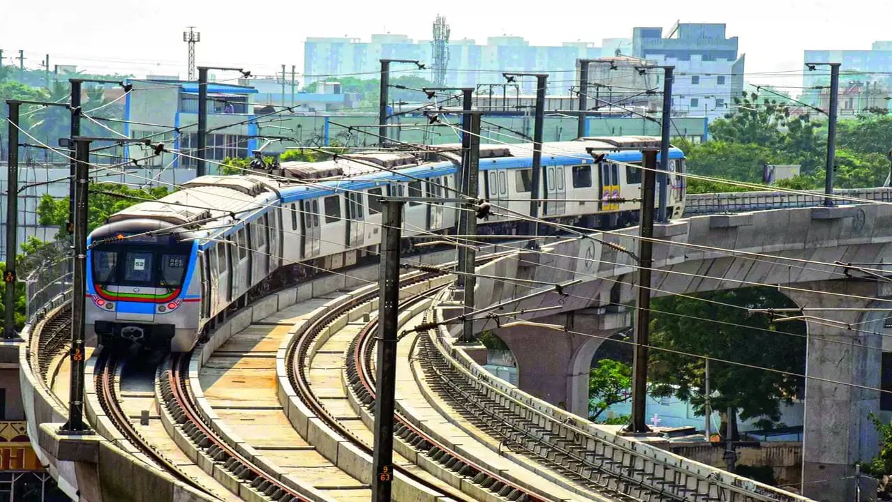 Hyderabad Metro: గుడ్ న్యూస్.. మంగళవారం అర్ధరాత్రి 2 గంటల వరకు మెట్రో రైళ్లు..