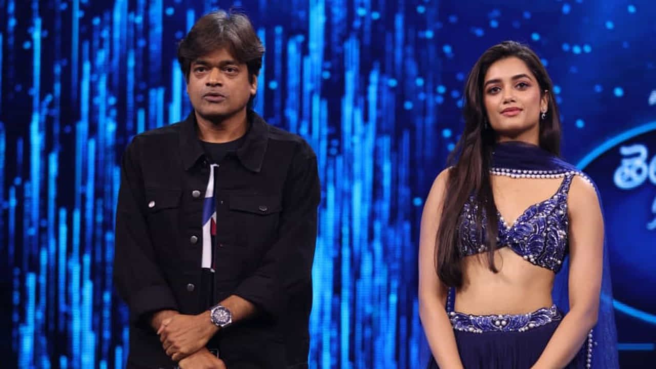 కార్తిక్ని గర్వపడేలా చేసిన కంటెస్టంట్ ఎవరు? ట్రిపుల్ ఆర్లో ఎన్టీఆర్, రామ్చరణ్ని గుర్తుచేసిన చేసిన కంటెస్టంట్లు ఎవరు? స్పెషల్ గెస్టుగా వచ్చిన హరీష్ శంకర్ ఏమన్నారు? మిరపకాయ కెప్టెన్తో వచ్చిన హీరోయిన్ ఏమన్నారు? ఇలాంటివి ఎన్నెన్నో విషయాలు తెలుసుకోవాలంటే ఈ శుక్ర, శనివారాల్లో ఎపిసోడ్ని మిస్ కావద్దు అని అంటోంది ఆహా...
