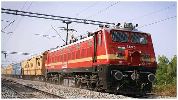 Indian Railways: భారతీయ రైల్వేకు పదేళ్లలో రూ. 300 కోట్ల నష్టం.. ప్రమాదాలు తగ్గినా నష్టం తగ్గడం లేదుగా..!