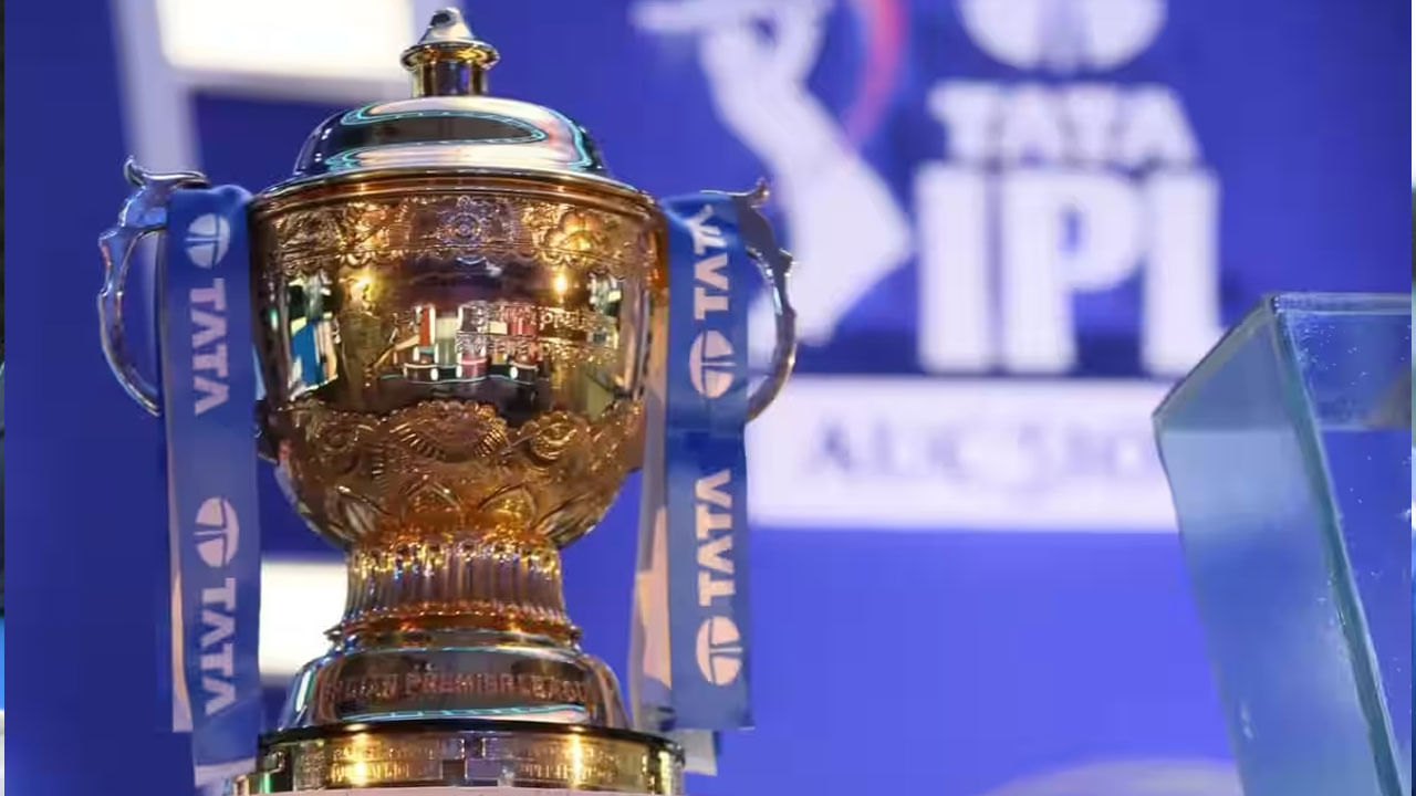 3 Players Could Return In IPL 2025: ఐపీఎల్ 2025 (IPL 2025) వేలానికి సంబంధించి ప్రస్తుతం చాలా చర్చలు జరుగుతున్నాయి. ఎవరిని రిటైన్ చేస్తారు.. ఎవరిని విడుదల చేస్తారనే చర్చ సాగుతోంది. అన్ని జట్లు ఈసారి తమ అత్యుత్తమ ఆటగాళ్లను విడుదల చేయాల్సి రావచ్చు. ఎందుకంటే ఈసారి IPL మెగా వేలం ఉంది. ఈ క్రమంలో ఐపీఎల్‌లో పునరాగమనం చేయగల కొందరు ఆటగాళ్లు ఉన్నారు.