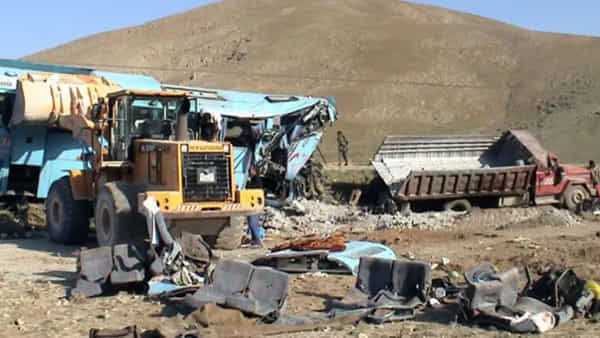 Iran Road Accident: ఇరాన్లో ఘోర రోడ్డు ప్రమాదం.. 28 మంది పాకిస్థానీయుల దుర్మరణం..!