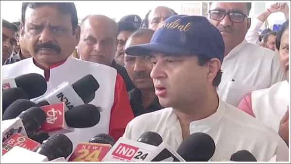 Jyotiraditya Scindia: హిండెన్బర్గ్ నివేదికపై కేంద్ర మంత్రి జ్యోతిరాదిత్య సింధియా కీలక వ్యాఖ్యలు