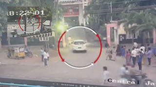 Andhra Pradesh: రామచిలుకల ఆకలి తీరుస్తున్న వ్యక్తి.. ఇంటిపై గుంపులుగుంపులుగా చిలకలు