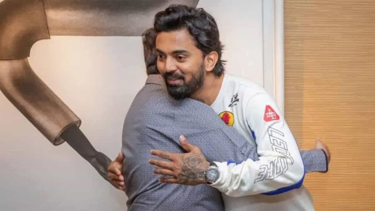 సుమారు గంటపాటు జరిగిన ఈ సమావేశంలో రాహుల్ ను జట్టులో కొనసాగించడంపై చర్చ జరిగినట్లు సమాచారం. కేఎల్ రాహుల్ను జట్టులో కొనసాగించేందుకు ఫ్రాంచైజీ ఆసక్తిగా ఉన్నట్లు సమాచారం.