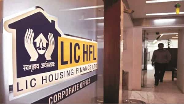 LIC: సాయుధ బలగాలకు ఎల్ఐసీ బంపర్ ఆఫర్.. ఏకంగా రూ. 2కోట్ల వరకూ గృహ రుణం..