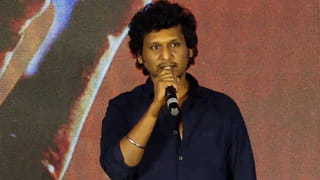 Vishwambhara: బంపర్ ఆఫర్ అందుకున్న యంగ్ హీరోయిన్.. మెగాస్టార్ చిరంజీవి చెల్లెలిగా ఈ హాట్ బ్యూటీ..