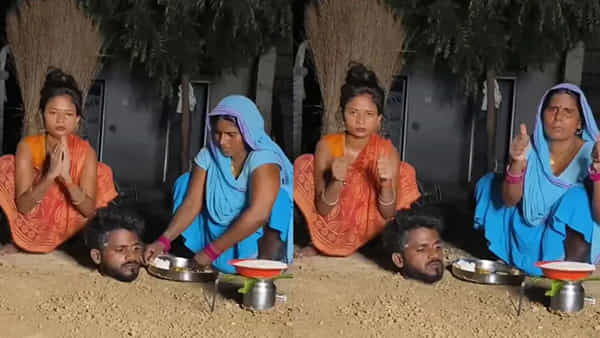 Viral Video: పరాకాష్టకు రీల్స్ పిచ్చ.. వ్యూస్ కోసం గలీజ్ యవ్వారం...