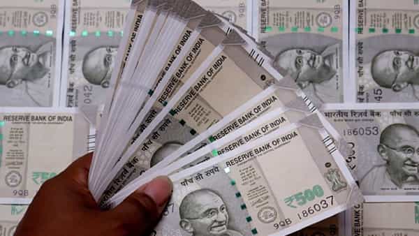 FD Interest Rates: ఖాతాదారులకు ఆ బ్యాంక్ గుడ్న్యూస్.. ఎఫ్డీలపై అదిరే వడ్డీ ఆఫర్