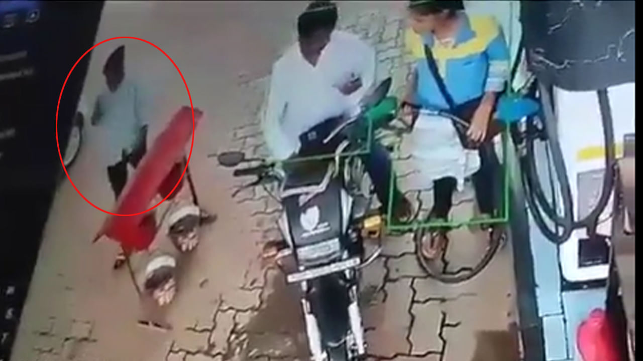 AP News: అక్కా అర్జెంట్ కాల్ చేస్కోవాలి అంటే ఫోన్ ఇచ్చింది.. కట్ చేస్తే..