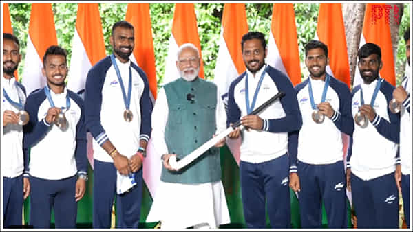 PM Modi: భారత ఒలింపిక్స్ క్రీడాకారులను సత్కరించిన ప్రధాని మోడీ