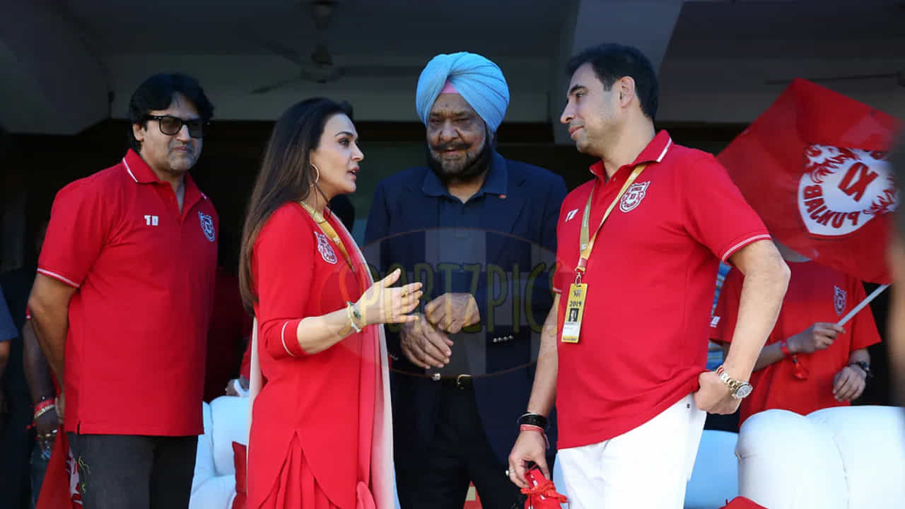 కానీ, బర్మన్ ఈ ఊహాగానాలను ఖండించారు. నేను ఎవరికీ నా షేర్లను విక్రయించడం లేదు. అయితే, బర్మన్ తన 11.5 శాతం వాటాను తెలియని సంస్థకు విక్రయించాలని భావిస్తున్నట్లు నివేదికలు వెల్లడించాయి. మరి రానున్న రోజుల్లో యాజమాన్యాల మధ్య ఈ పోరు ఏ రూపం దాలుస్తుందో వేచి చూడాల్సిందే.