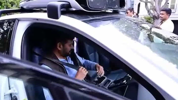 Viral Video: డ్రైవర్ లెస్ కార్లో ప్రయాణించిన సీఎం రేవంత్.. వీడియో చూడండి Viral Video: డ్రైవర్ లెస్ కార్లో ప్రయాణించిన సీఎం రేవంత్.. వీడియో చూడండి