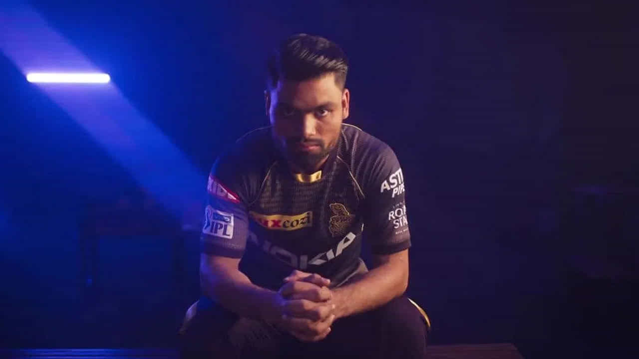 'అవును, KKR నన్ను రిటైన్ చేయకపోతే, నేను రాయల్ ఛాలెంజర్స్ బెంగళూరు తరపున ఆడటానికి ఎదురు చూస్తున్నాను. నేను ఆర్‌సీబీ తరపున ఆడాలనుకుంటున్నాను' అంటూ స్పోర్ట్స్ టాక్ ఛానెల్‌కు ఇచ్చిన ఇంటర్వ్యూలో రింకూ సింగ్ తేల్చిపారేశాడు. దీని ద్వారా రాయ‌ల్ ఛాలెంజ‌ర్స్ బెంగుళూరు టీమ్‌లో చేరాల‌ని త‌న కోరిక‌ను వ్య‌క్తం చేశాడు.