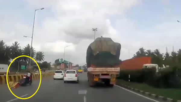 Viral Video: దేవుడే ఆ చిన్నారిని కాపాడాడు.. రన్నింగ్ బైక్పై చిన్నారి.. డ్రైవర్ లేకుండానే అర కి.మీ ప్రయాణం
