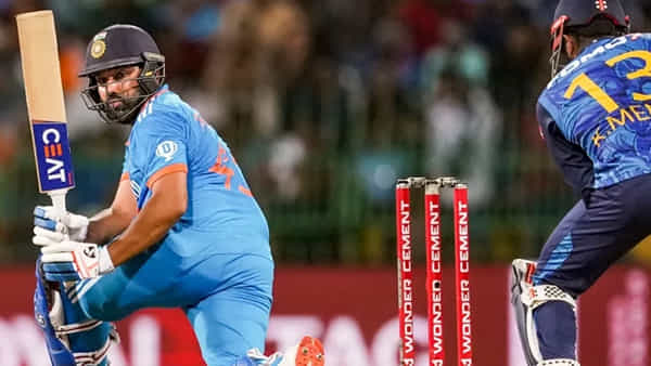 ICC Rankings: బాబర్ ఆధిపత్యానికి ఇచ్చిపడేస్తోన్న రోహిత్.. ఆ విషయంలో హిట్మ్యాన్ దూకుడు