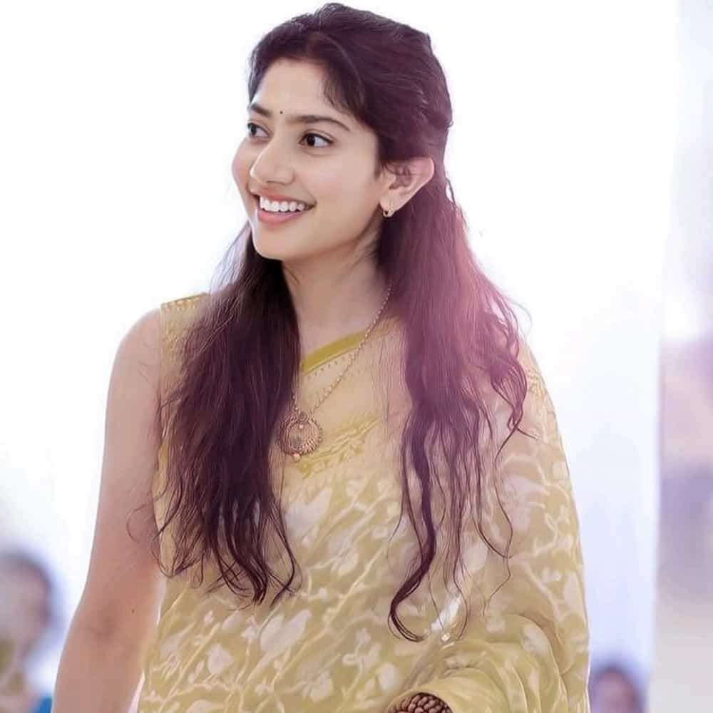 అన్ని ఇండస్ట్రీల్లోనూ జెండా పాతేస్తున్నారు న్యాచురల్ బ్యూటీ. తెలుగులో ప్రస్తుతం నాగచైతన్య హీరోగా నటిస్తున్న తండేల్లో హీరోయిన్గా నటిస్తున్నారు. లవ్ స్టోరీ తర్వాత చైతూతో ఈమె నటిస్తున్న రెండో సినిమా ఇది.