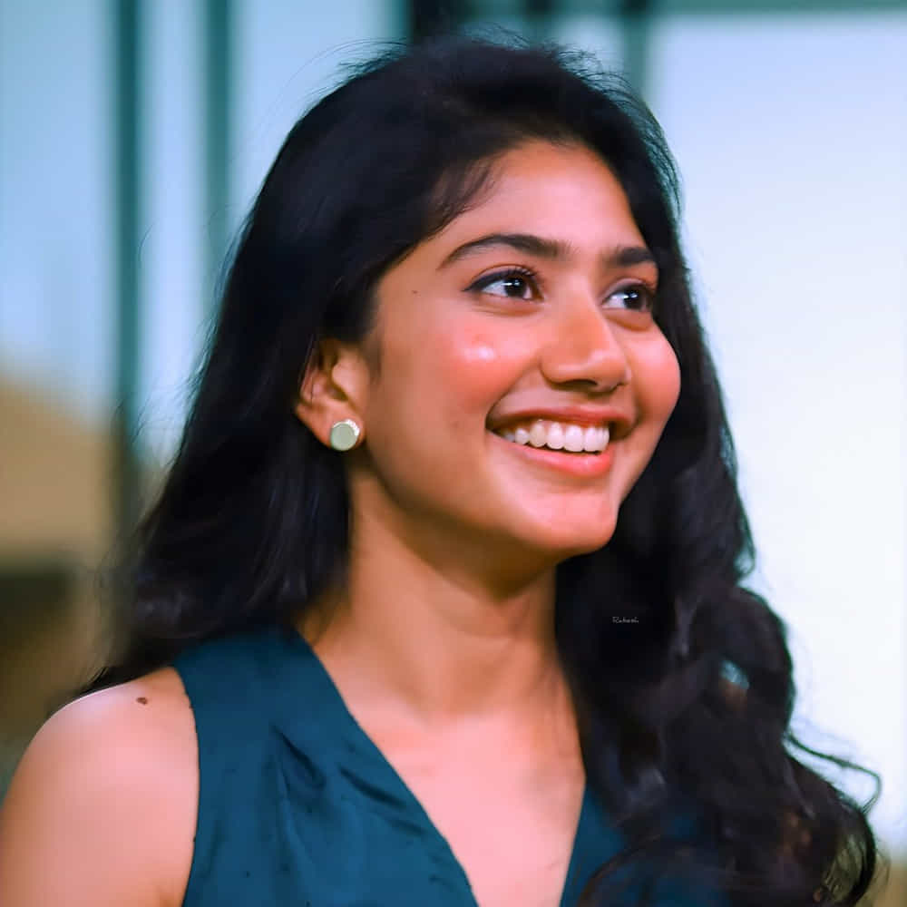 అక్కడ ఇప్పటికే అమీర్ ఖాన్ కొడుకుతో ఓ సినిమా చేస్తున్న సాయి పల్లవి.. రణ్బీర్ కపూర్ రామాయణలోనూ సీతమ్మ తల్లి పాత్రలో నటిస్తున్నారు. ఈ చిత్ర షూట్ ముంబైలోనే జరుగుతుంది. దంగల్ ఫేమ్ నితీష్ తివారి దీనికి దర్శకుడు. మొత్తానికి గ్లామర్ షోకు దూరంగా ఉంటూ.. గ్లామర్ ఇండస్ట్రీని దున్నేస్తున్నారు సాయి పల్లవి.