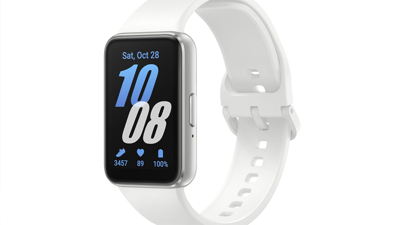 Samsung Galaxy Fit3: ఈ స్మార్ట్‌ వాచ్‌ అసలు ధర రూ.9,999కాగా 55 శాతం డిస్కౌంట్‌తో రూ. 4,499కే సొంతం చేసుకోవచ్చు. సామ్‌సంగ్‌ గ్యాలక్సీ ఫిట్‌3 స్మార్ట్‌వాచ్‌లో అమోఎల్‌ఈడీ డిస్‌ప్లేను అందించారు. అల్యూమినియం బాడీతో డిజైన్‌ చేసిన ఈ స్మార్ట్‌ వాచ్‌లో 5 ఏటీఎమ్‌ అండ్‌ ఐపీ68 రేటింగ్ వాటర్‌ రెసిస్టెంట్‌ను ఇచ్చారు. 