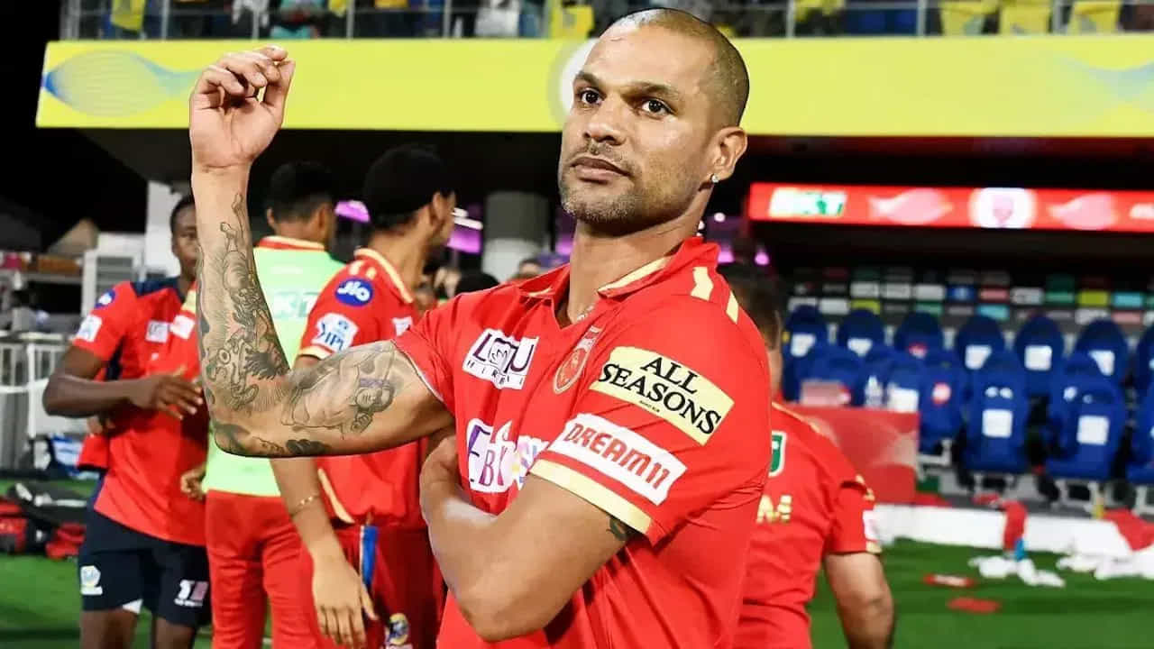 ఇప్పుడు శిఖర్ ధావన్ త్వరలో జరగబోయే లెజెండ్స్ లీగ్ క్రికెట్ టోర్నమెంట్ ఆడటం ఖాయం. ఒకవేళ ధావన్ ఈ టోర్నీలో కనిపిస్తే ఐపీఎల్లో ఆడేందుకు అనర్హుడవుతాడు. దీంతో శిఖర్ ధావన్ ఐపీఎల్ కెరీర్ ముగిసినట్లే అని చెప్పొచ్చు.