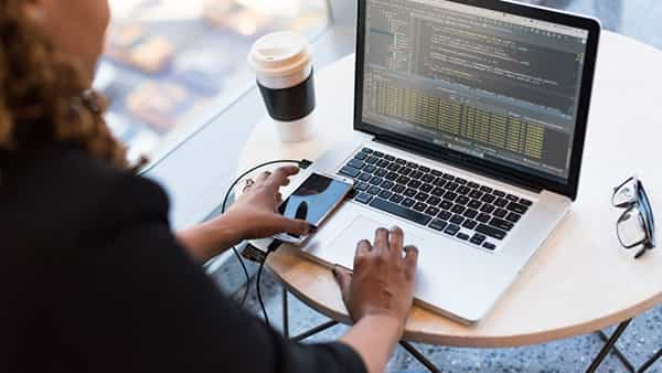 Job Offer: ఫ్రెషర్లకు కాగ్నిజెంట్ ఆఫర్.. ఉతికి ఆరేస్తున్న నెటిజనులు.. కారణమేమిటంటే..